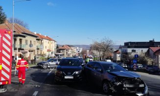 ACCIDENT pe Calea Turzii cu 5 autoturisme şi 8 persoane implicate / Trafic blocat