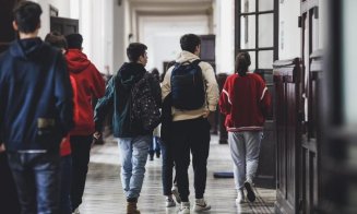 Scandal la un liceu: părinte vs elev. S-a lăsat cu amenzi mari