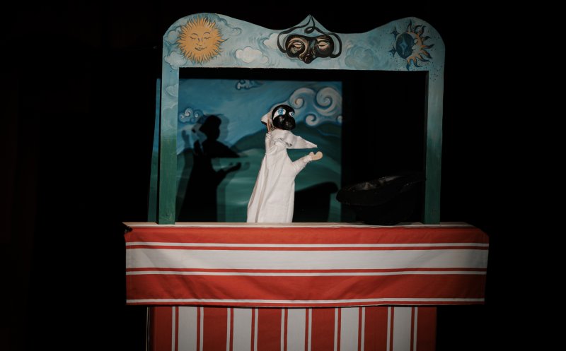 Teatrul „Puck” se alătură Campaniei „Artiștii pentru artiști”. Biletele se vând doar în format fizic