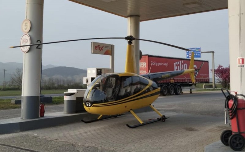 Așa ceva mai RAR! Un mini elicopter a aterizat la o benzinărie din Ardeal pentru a alimenta / Cine este pilotul