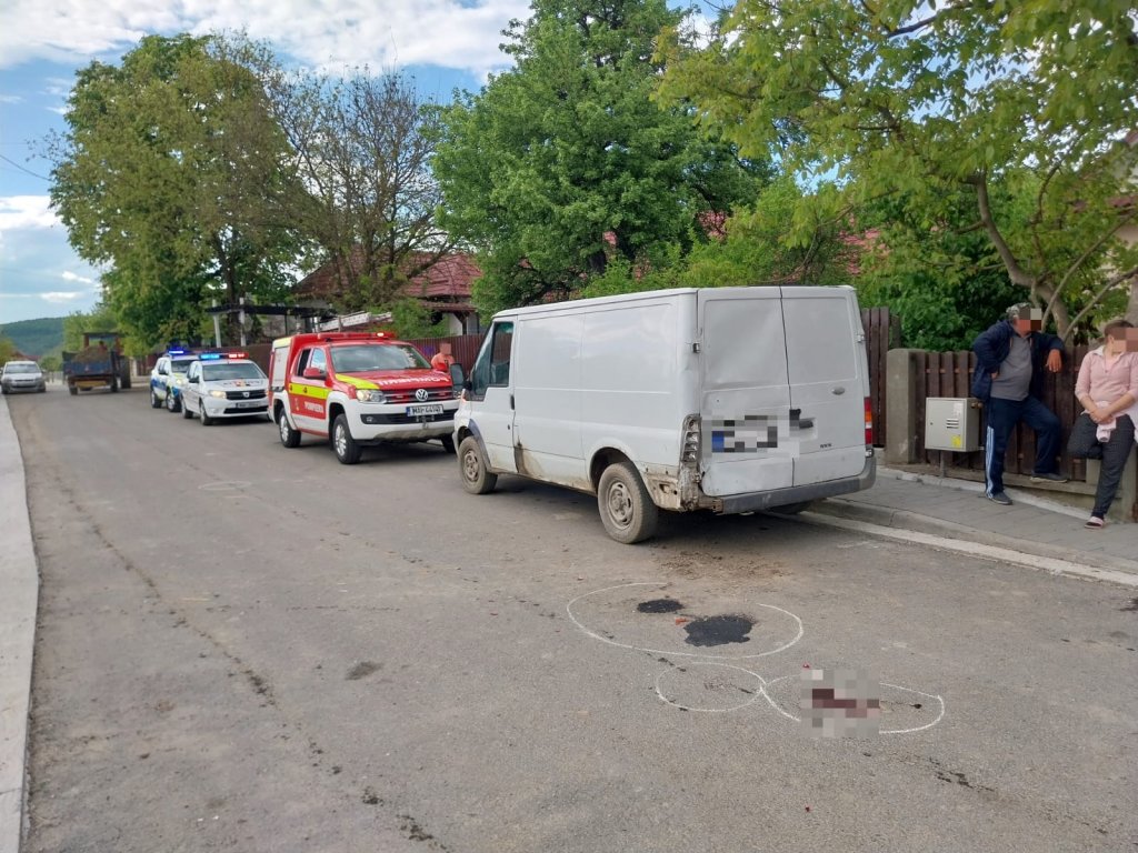 Accident grav de motocicletă în județul Cluj. Un tânăr a fost transportat de urgență la spital