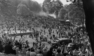 1 Mai în Hoia, cu mici, bere şi dansuri populare în 1973, 1983, 1984 / "Sigur eram pe acolo pe undeva!"