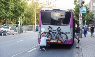 Suporturile pentru biciclete au fost instalate pe mai multe autobuze și troleibuze din oraș