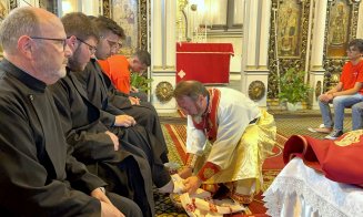 Preasfinția Sa Claudiu, Episcopul de Cluj-Gherla a spălat picioarele a 12 tineri ASTR-iști și studenți seminariști