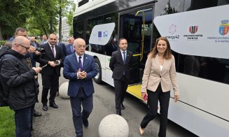 Primarul Boc și ambasadorul Marii Britanii testează un autobuz cu hidrogen la Cluj-Napoca / Călătorii GRATIS pe 3 linii