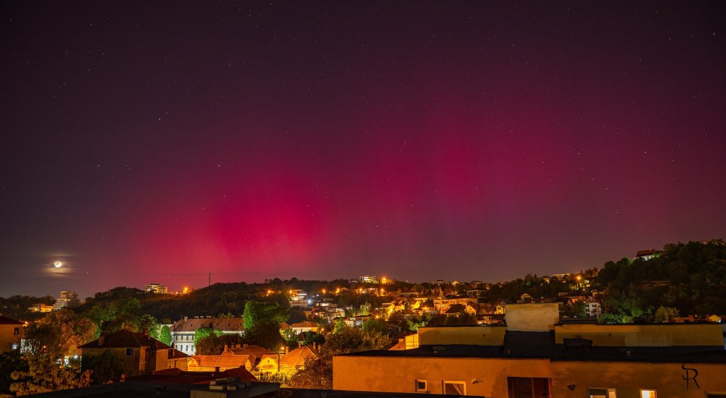 Imagini spectaculoase cu Aurora Boreală, vizibilă pe cerul Clujului