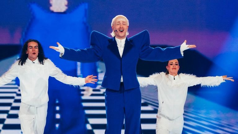 Decizie fără precedent la Eurovision. Unul dintre concurenții favoriți, descalificat din finală și interogat de poliție