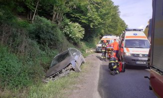 Accident cu patru victime pe un drum din Cluj. A intervenit descarcerarea
