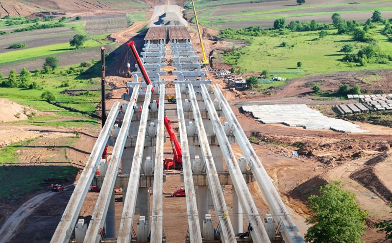 IMAGINI noi cu mobilizarea muncitorilor UMB pe Autostrada Transilvania / La Zimbor - Poarta Sălajului s-a lucrat în weekend