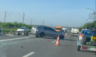 Accident pe un drum din Cluj. Trei mașini au fost grav avariate