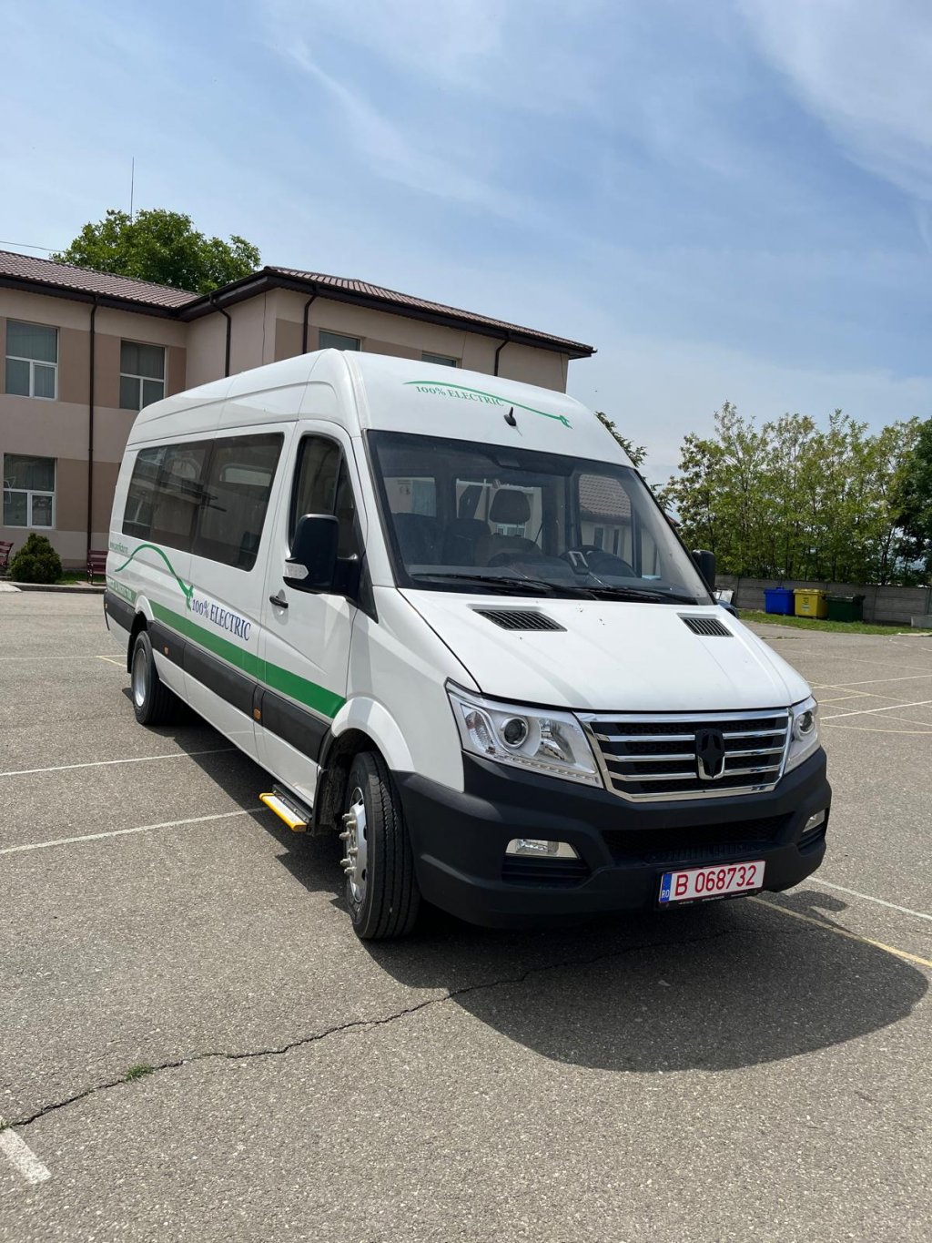 Cluj: Primul microbuz școlar 100% electric din județ și din zona Ardealului a ajuns în comuna Panticeu