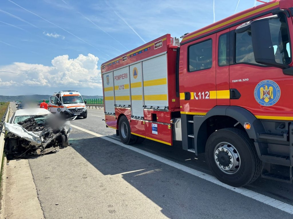 Accident grav pe Autostrada A3 cu un camion și o mașină. Un bărbat a murit