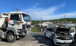 Cluj: Accident GRAV între un camion și două mașini. Doi bărbați sunt încarcerați / Trafic BLOCAT