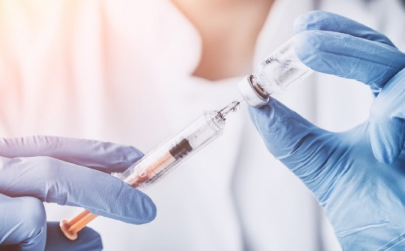 Speranțe: Un vaccin a îmbunătăţit supravieţuirea pacienţilor cu un tip agresiv de cancer