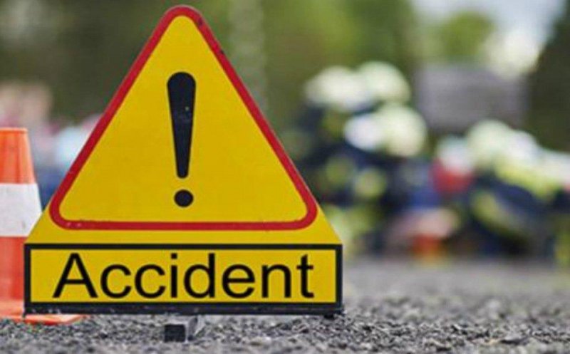 ACCIDENT între o motocicletă și un autoturism pe un drum din Cluj