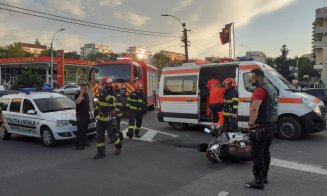 ACCIDENT rutier pe strada Observatorului din Cluj. Motociclist rănit, transportat la spital