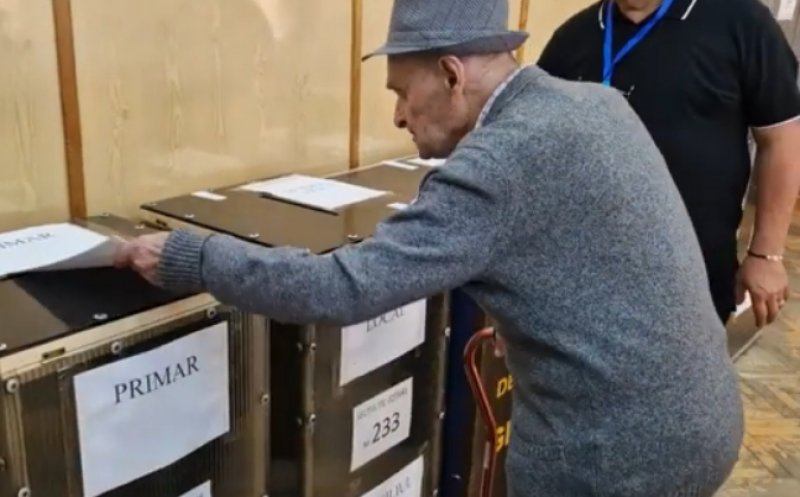 Un veteran de război de 108 ani din Cluj, unul dintre cei mai în vârstă alegători din țară, a ieșit la vot