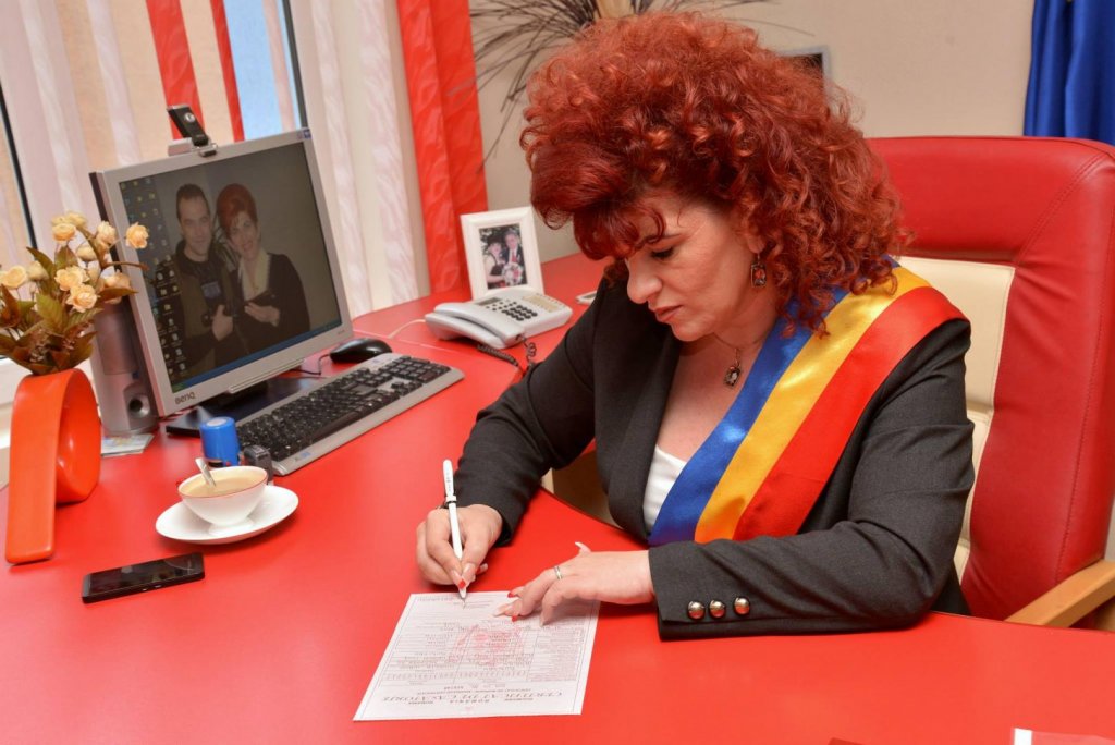 Lucia Suciu (PSD) a câștigat din nou la Chinteni. Mesajul transmis în miez de noapte de "primărița de fier"
