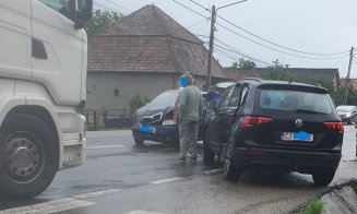 ACCIDENT rutier pe un drum din Cluj. Femeie rănită, transportată de urgență la spital