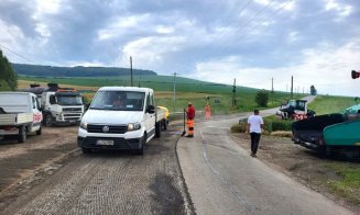 Reparații pe un nou drum județean din Cluj. Se vor astupa și gropile