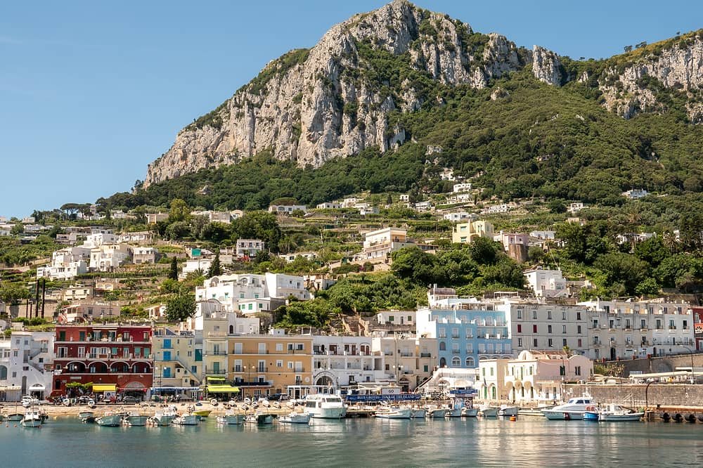 O celebră insulă italiană a fost interzisă turiștilor. Care este motivul