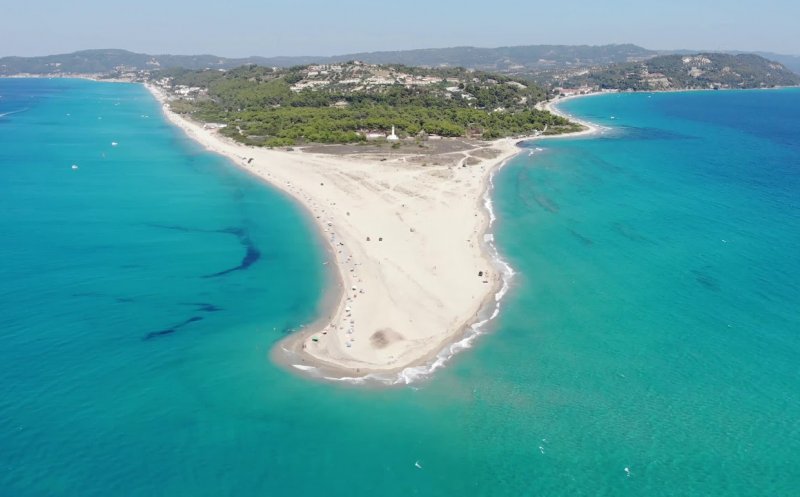 Tragedie pe o plajă din Grecia. O fată de 13 ani a murit
