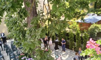 Grădina Academiei din Cluj-Napoca, deschisă pentru evenimente. Are un stejar de 150 de ani