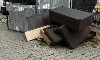 Floreştenii aruncă din nou canapelele la tomberon / "Pe urmă se plâng pe Facebook că nu se ridică gunoiul" / "Am sesizat Poliţia Locală"