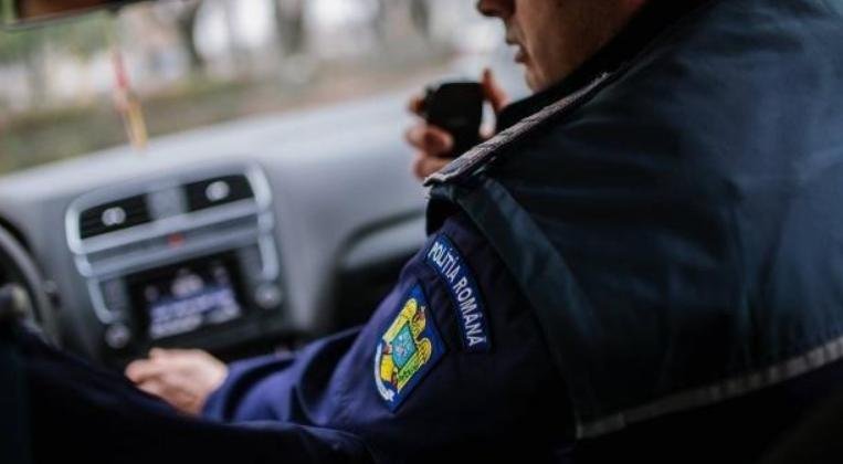 Polițiștii clujeni l-au identificat pe bărbatul care și-a legat câinele de o mașină și l-a târât pe câmp. Ce a urmat