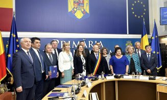 Contracte de investiții în educație de 75 de milioane de euro semnate la Cluj de ministrul Ligia Deca