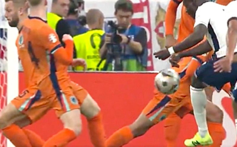 Fază controversată în partida Anglia - Olanda: "Henţ clar la Saka! NU trebuia acordat penalty"