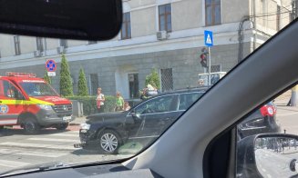 Accident rutier în Piața Cipariu. A intervenit descarcerarea