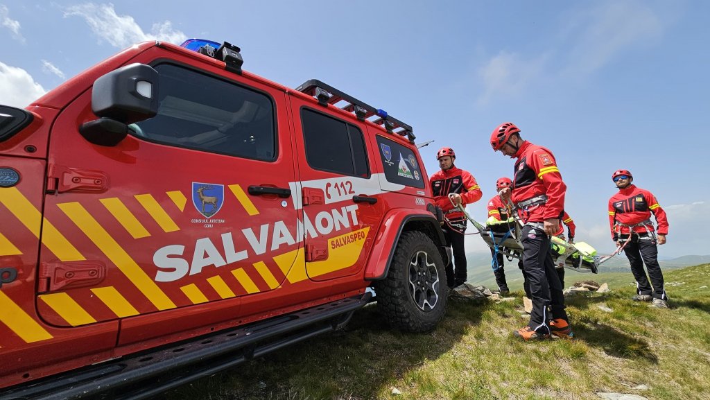 Om găsit mort de salvamontiști. Câte apeluri pentru intervenție au venit de la Cluj