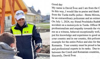 Polițist din Cluj, lăudat de doi turiști cehi implicați într-un accident rutier. Aceștia au transmis o scrisoare de mulțumire