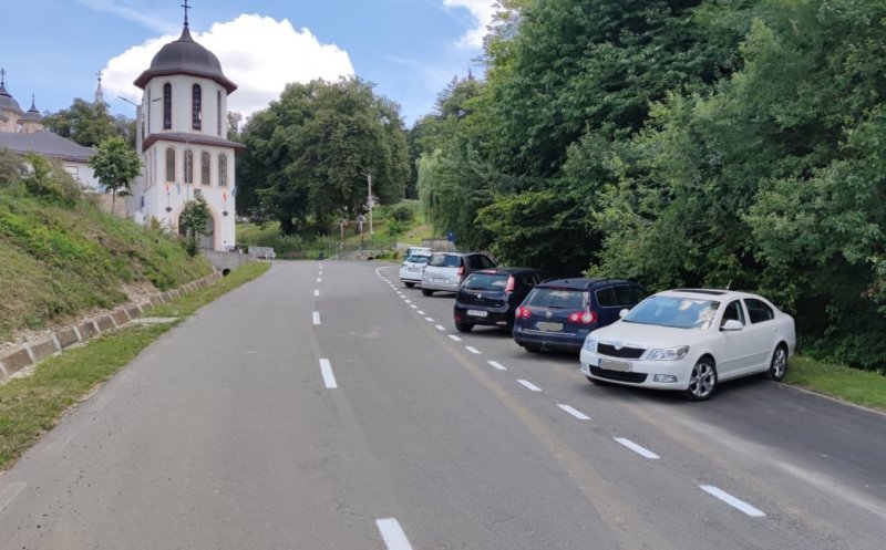 Se repară drumul care duce la Mănăstirea Nicula