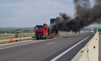 INCENDIU pe autostrada A10 Sebeș-Turda: O autobasculantă a luat foc