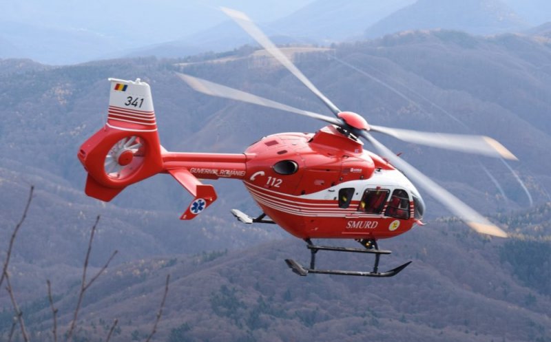 Incident GRAV! Copil preluat cu elicopterul SMURD după ce a căzut de la etajul unui hotel
