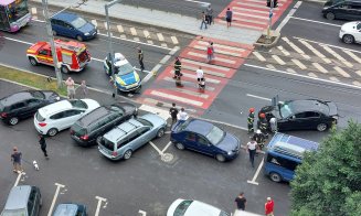 Poliția și SMURD-ul pe Primăverii! Accident în zona stației de tramvai de la Calvaria: "Bine că nu aștepta nimeni la trecere"