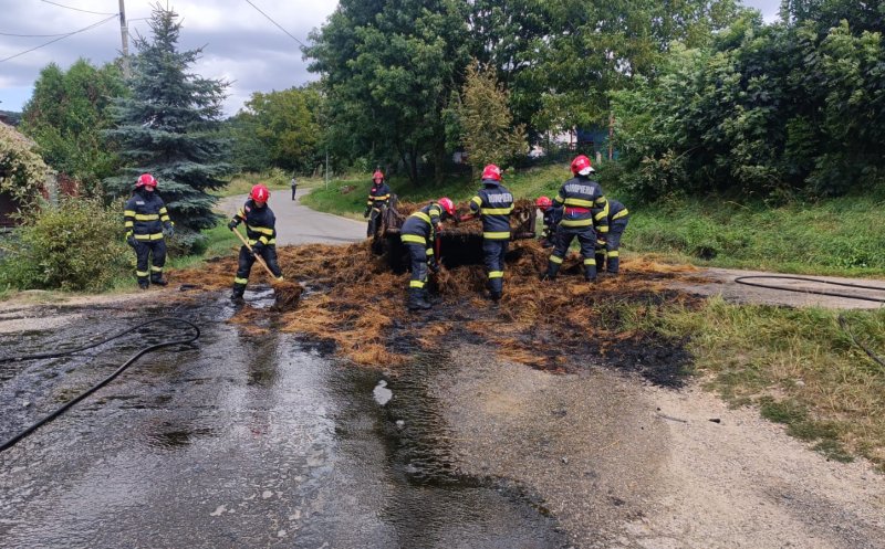 Intervenție pentru stingerea unui incendiu care a afectat o remorcă în localitatea Popești