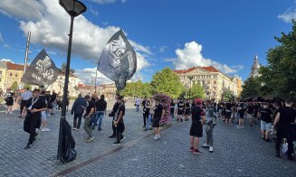 Derby de Cluj, episodul 84 | "U" și CFR se luptă din nou pentru supremația în oraș. Fanii Universității au "ocupat" Piața Unirii