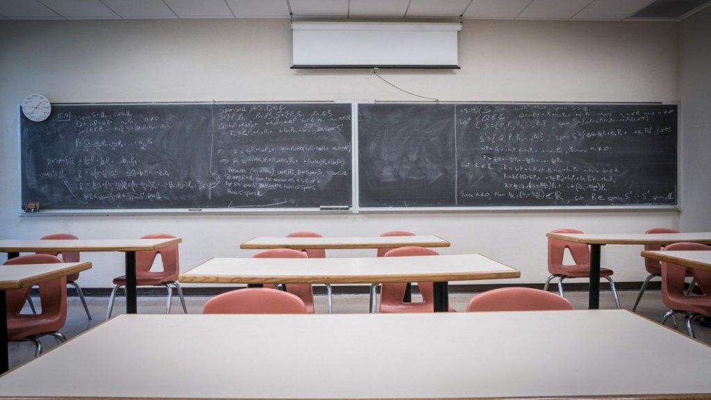 Reguli noi în școli! După câte absențe nemotivate scade nota la purtare