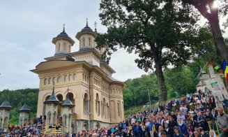 Tot ce trebuie să știi despre pelerinajul de la Nicula și despre hramul mănăstirii. Când va fi scoasă din biserică icoana făcătoare de minuni a Maicii Domnului