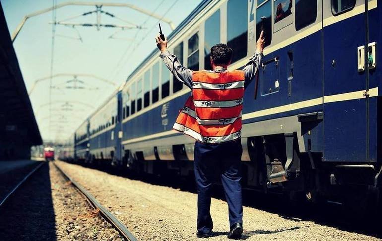 Temperaturile ridicate pun frână trenurilor! Locomotivele reduc viteza cu circa 20-30 km/h din cauza caniculei