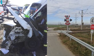 Cum s-a produs accidentul dintre o autoutilitară și un tren în Câmpia Turzii. Un bărbat a fost transportat la spital