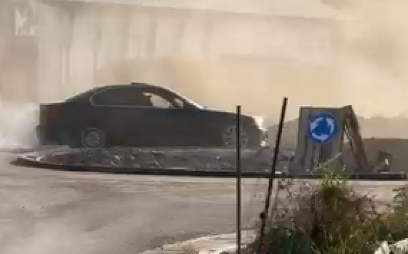 Cluj: Drifturi într-un sens giratoriu. Șoferul a rămas fără permis și e bun de plată