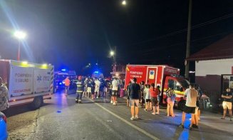 Accident cumplit în estul țării: 12 persoane, inclusiv 5 copii, au fost rănite după ce două autoturisme s-au ciocnit şi s-au răsturnat