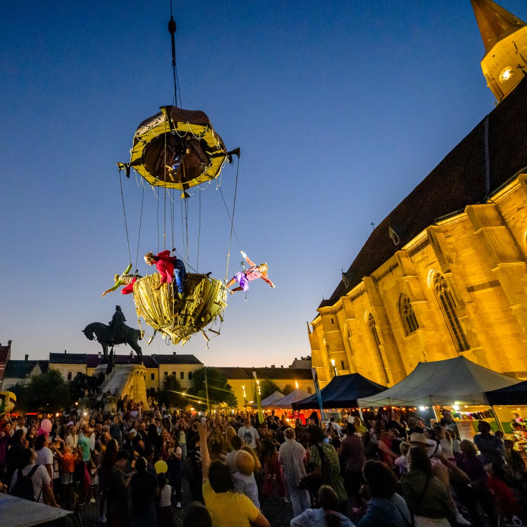 Premieră mondială la WonderPuck. Spectacol la 40 de metri înălțime, în Piața Unirii din Cluj-Napoca