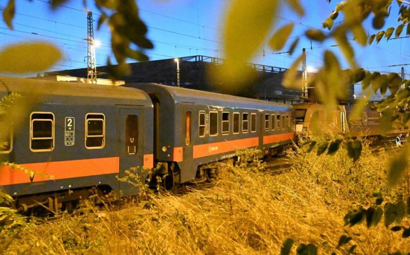 Ce se întâmplă cu pasagerii care au bilete la trenuri afectate de deraierea din gara Keleti. Anunțul CFR Călători