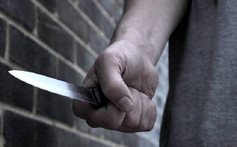 Cluj: Băiat de 15 ani, arestat pentru tâlhărie și furt. Teroriza victimele cu un cuțit într-un parc