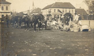 "Vederi din Cluj". O zi de târg, din perioada 1900-1904